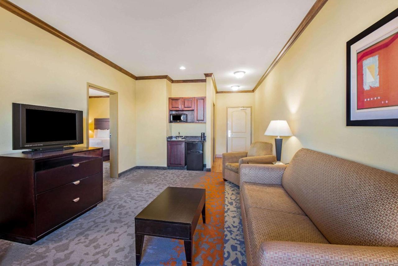 La Quinta By Wyndham Eastland Hotel Bagian luar foto