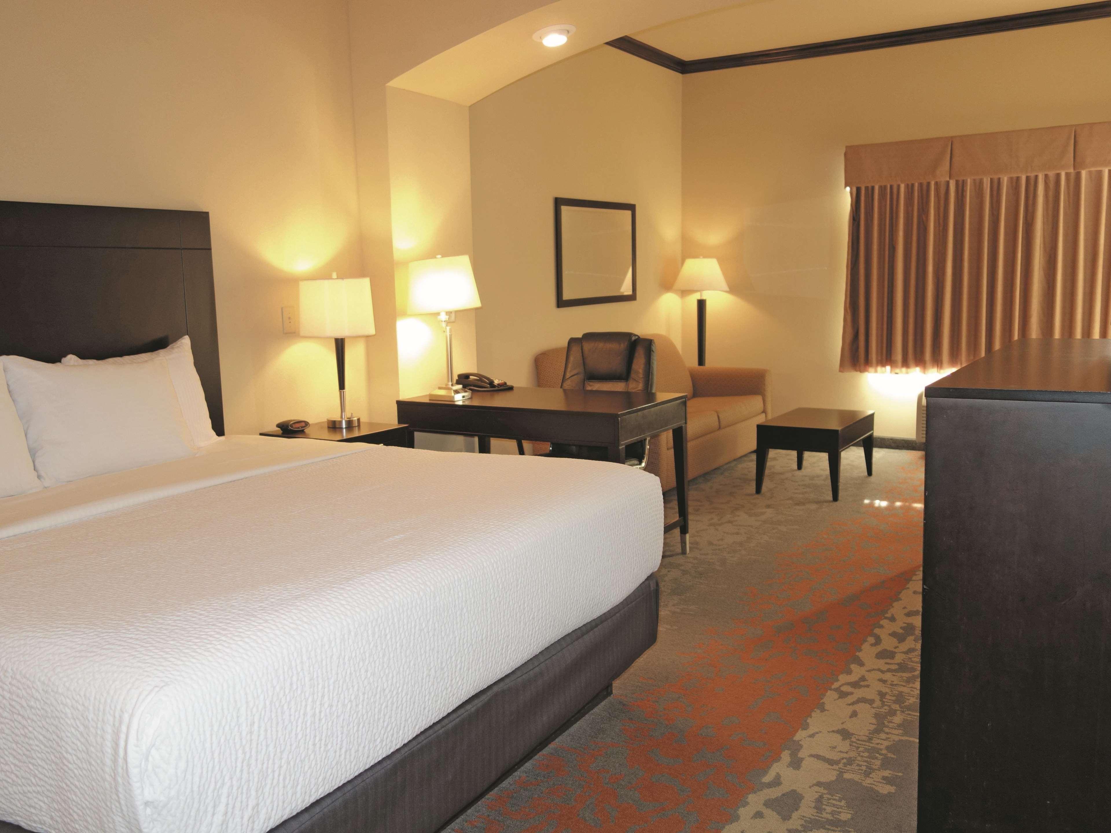 La Quinta By Wyndham Eastland Hotel Bagian luar foto