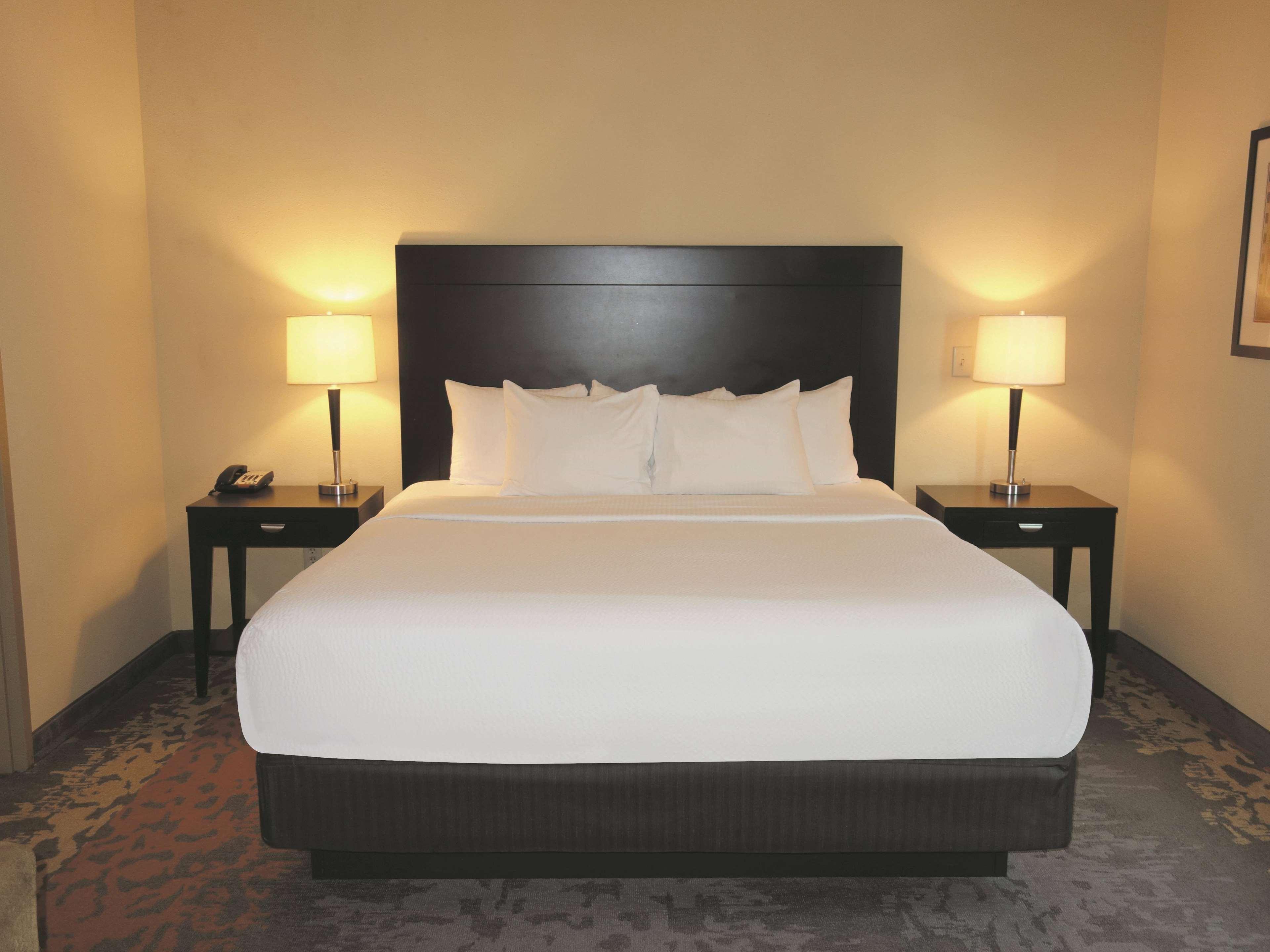 La Quinta By Wyndham Eastland Hotel Bagian luar foto
