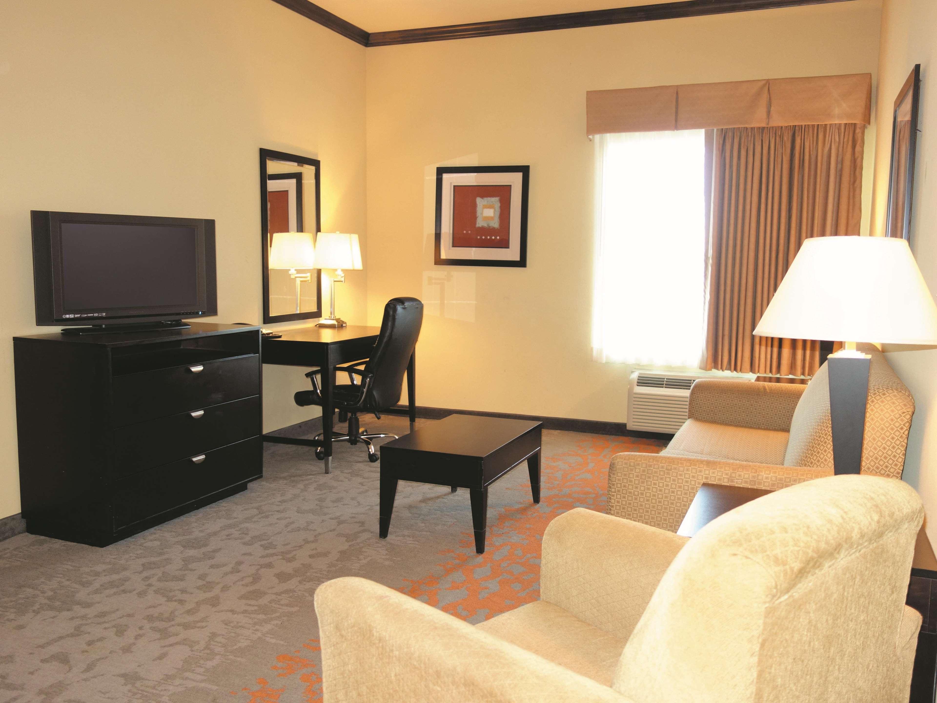 La Quinta By Wyndham Eastland Hotel Bagian luar foto