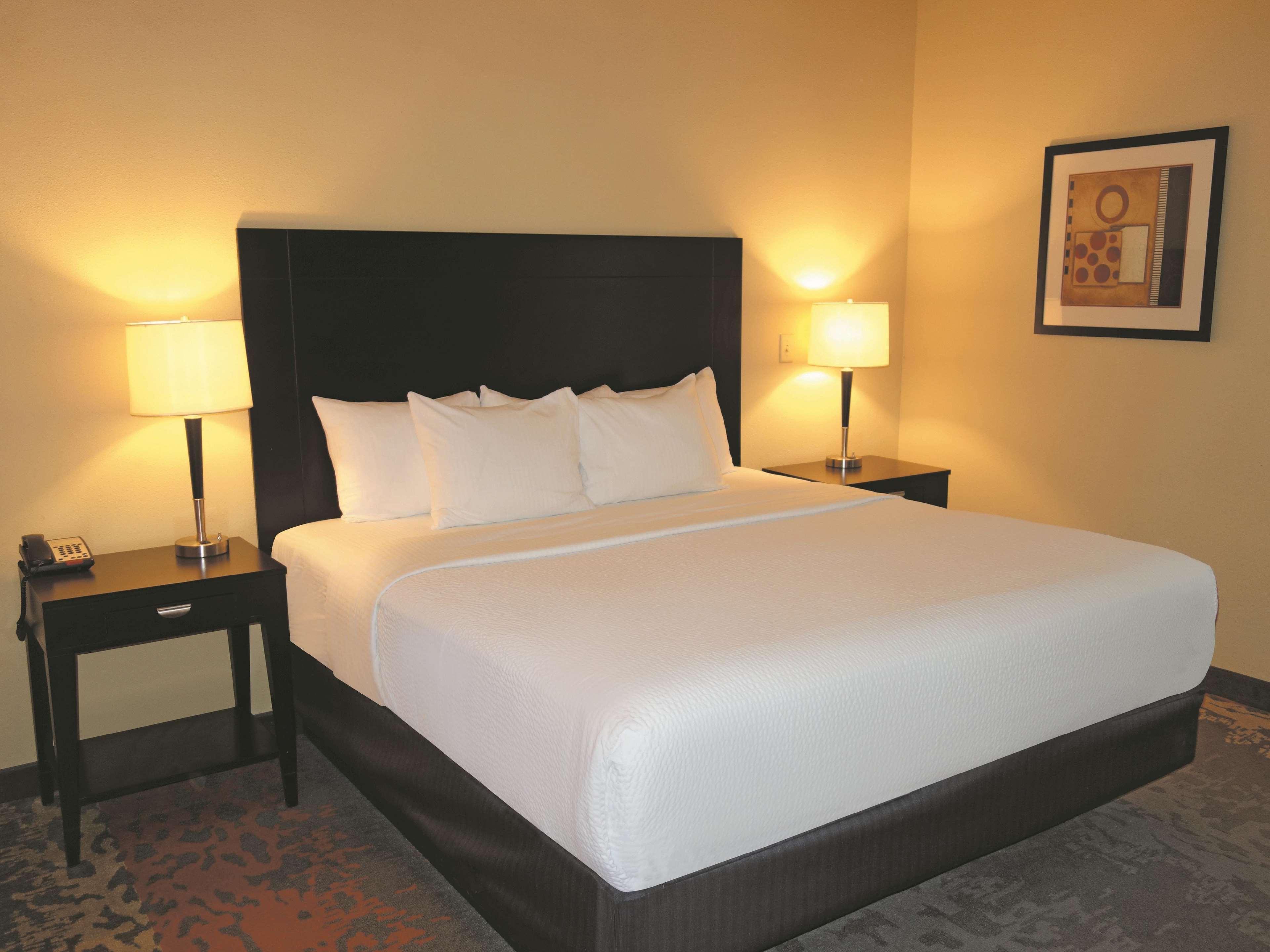 La Quinta By Wyndham Eastland Hotel Bagian luar foto