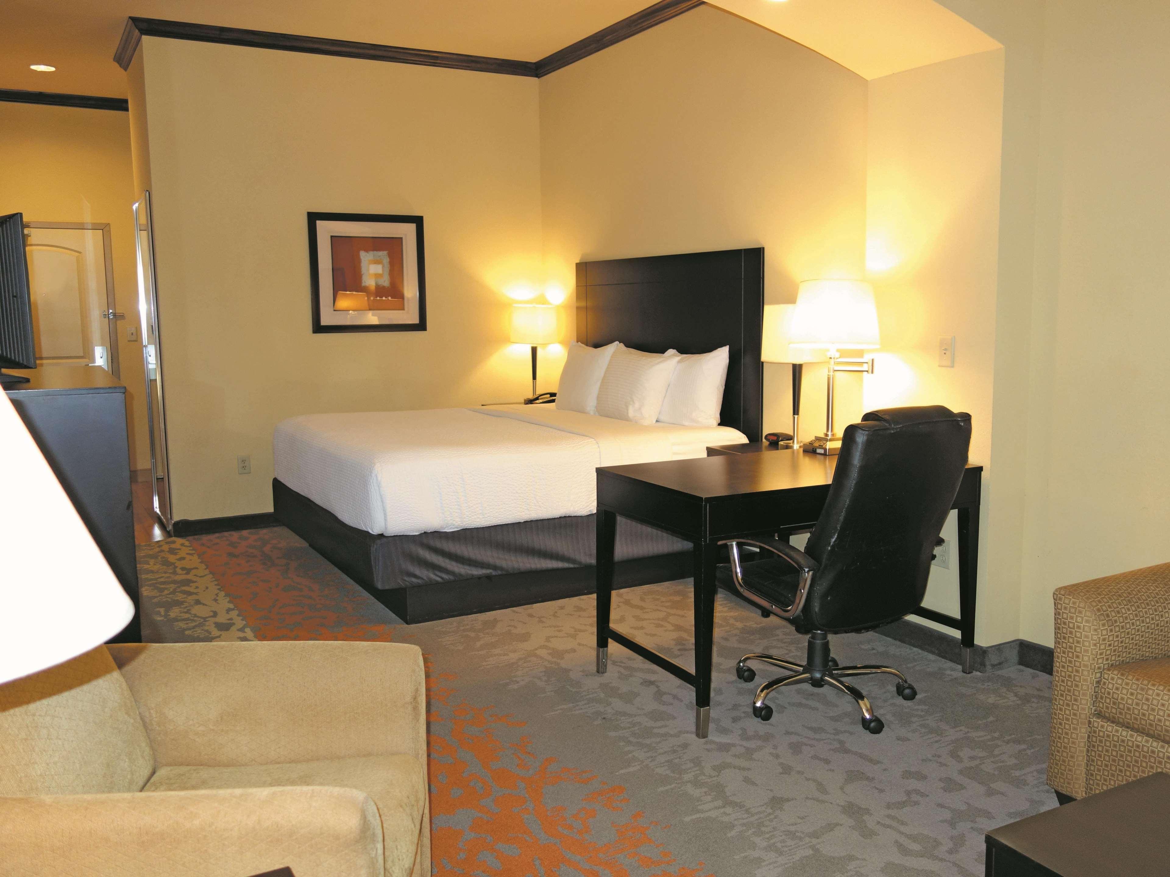 La Quinta By Wyndham Eastland Hotel Bagian luar foto