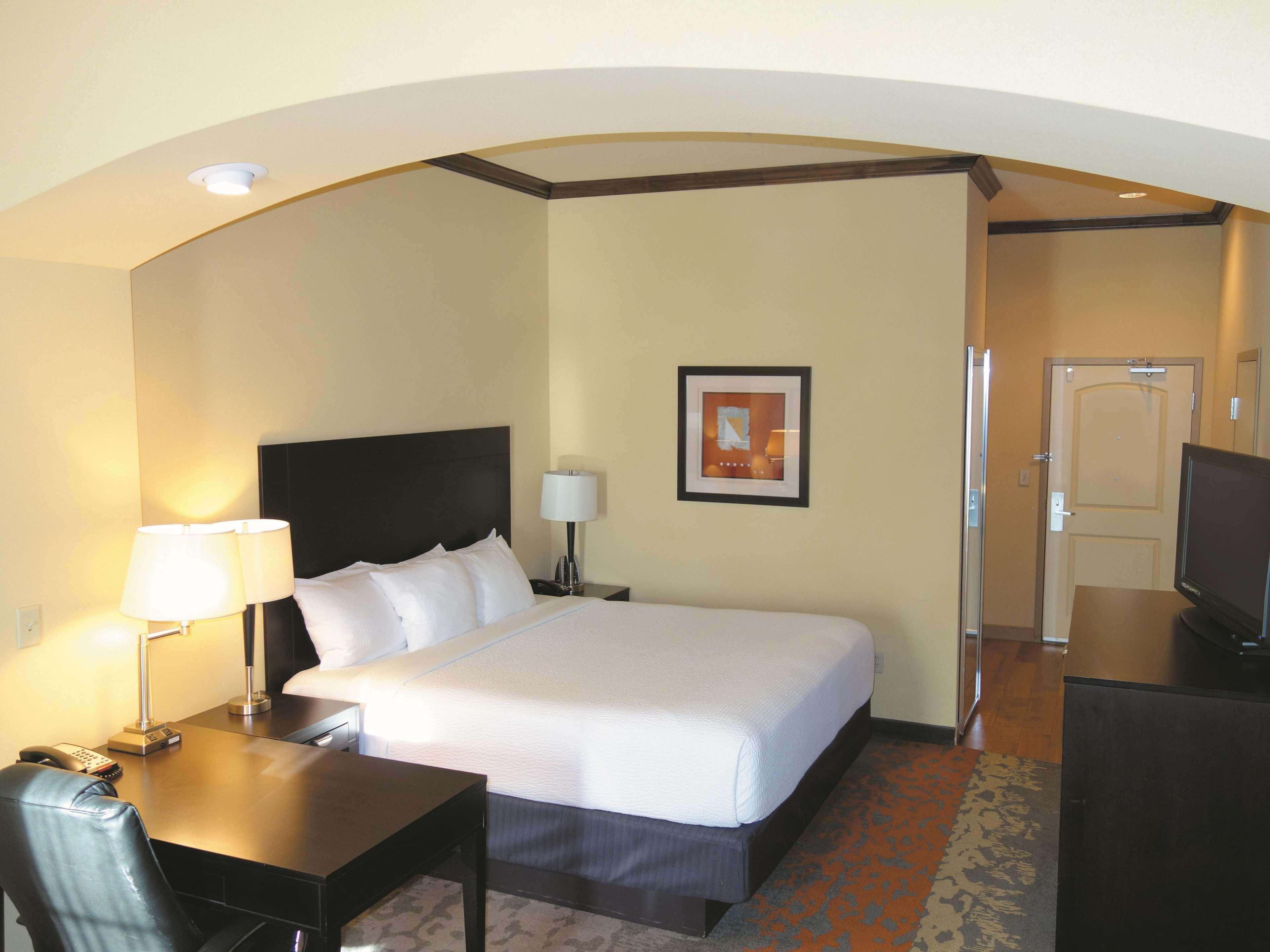 La Quinta By Wyndham Eastland Hotel Bagian luar foto