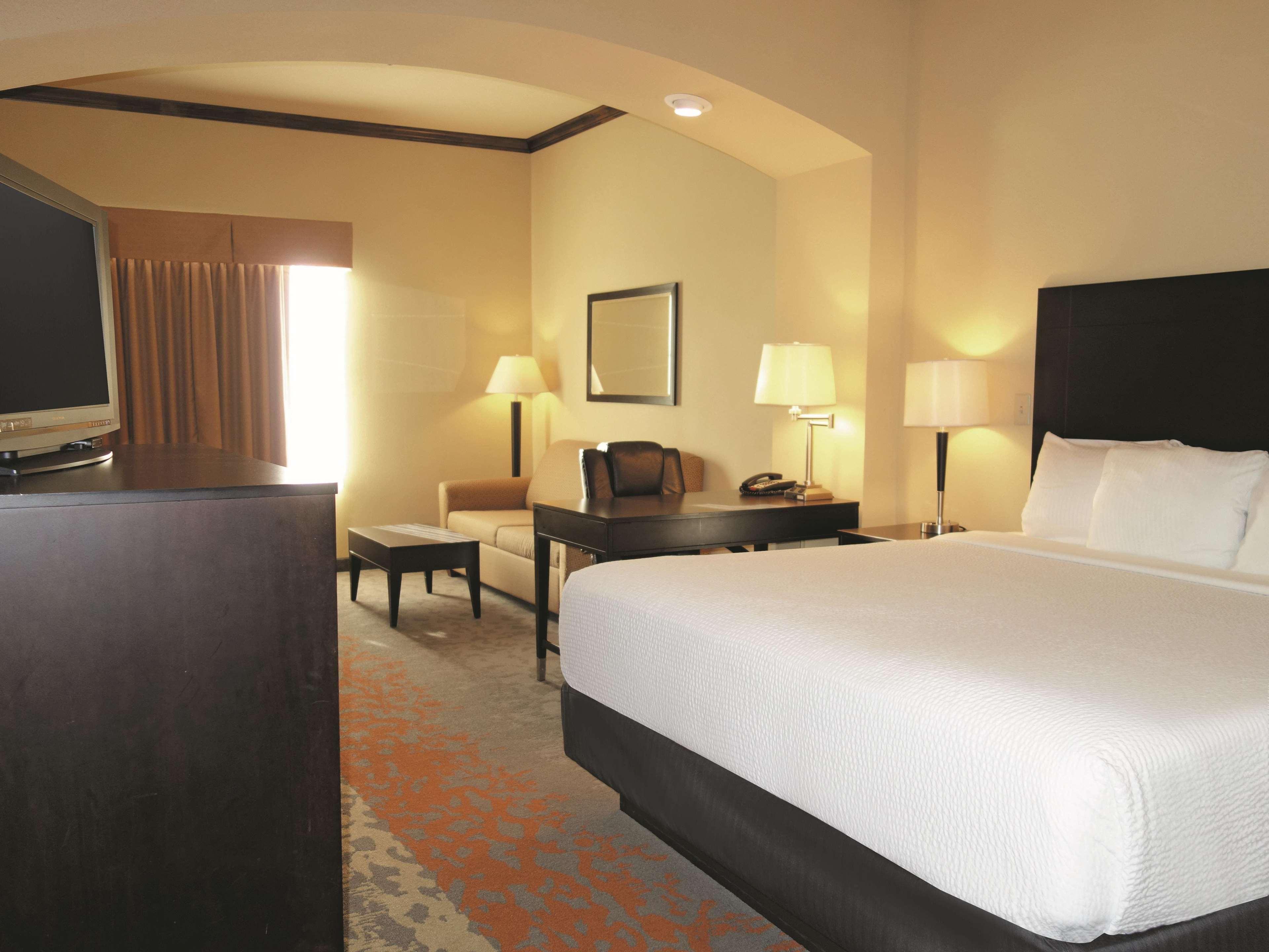 La Quinta By Wyndham Eastland Hotel Bagian luar foto