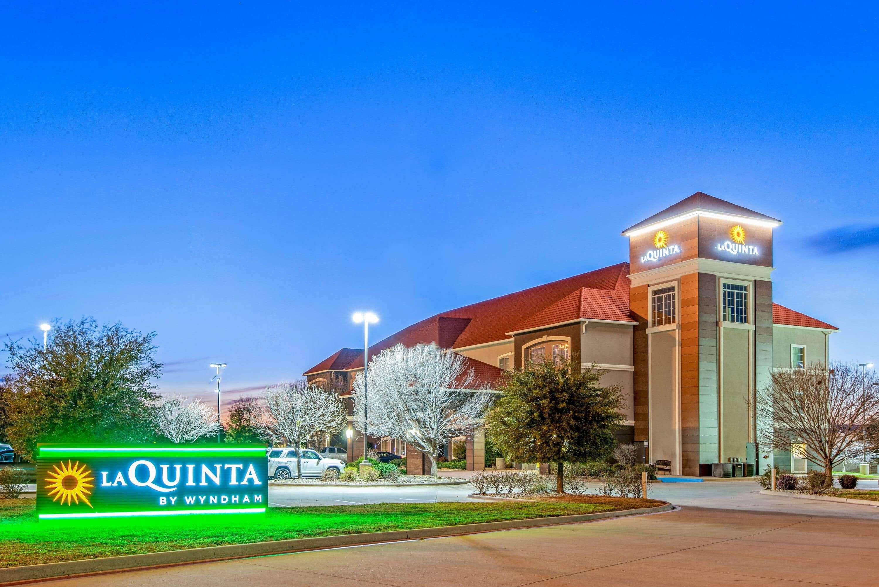 La Quinta By Wyndham Eastland Hotel Bagian luar foto