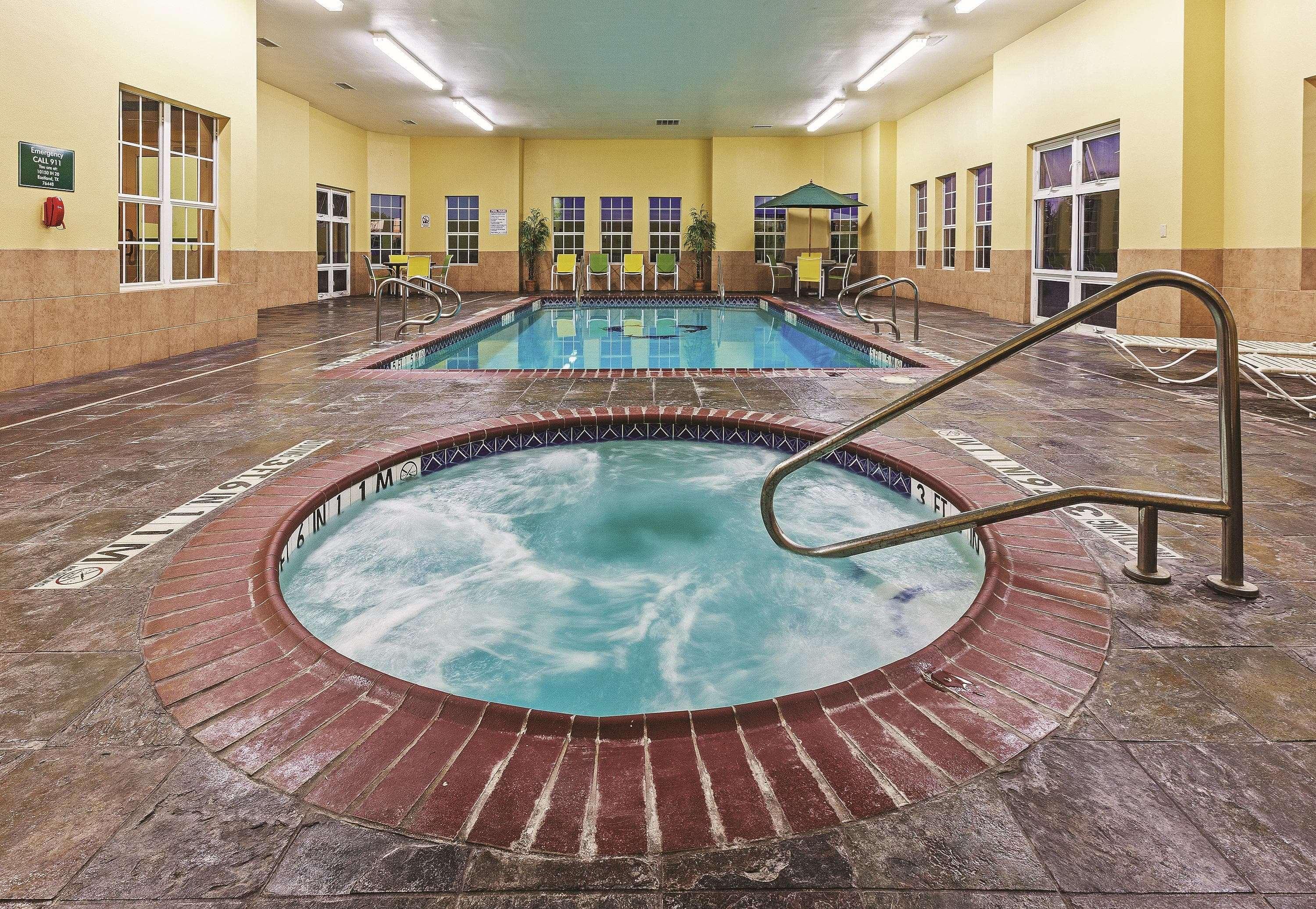 La Quinta By Wyndham Eastland Hotel Bagian luar foto